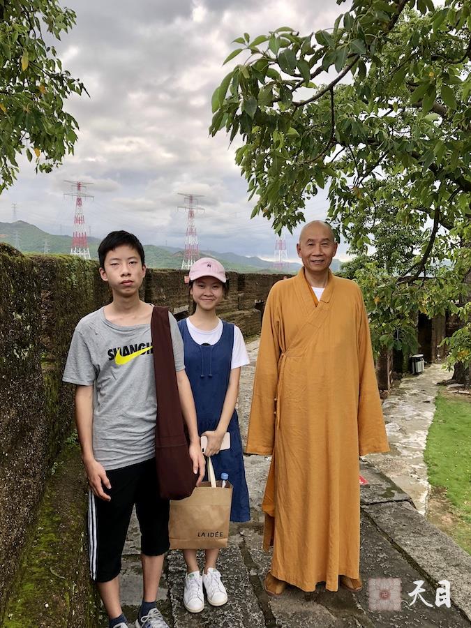 20180718圣观法师带领果贞心平大安居士参观新会崖山1