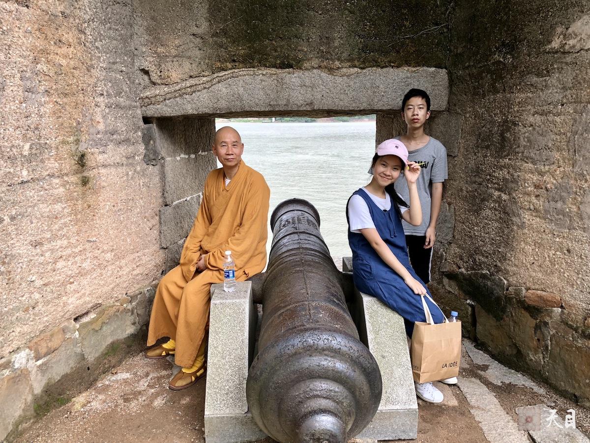 20180718圣观法师带领果贞心平大安居士参观新会崖山2