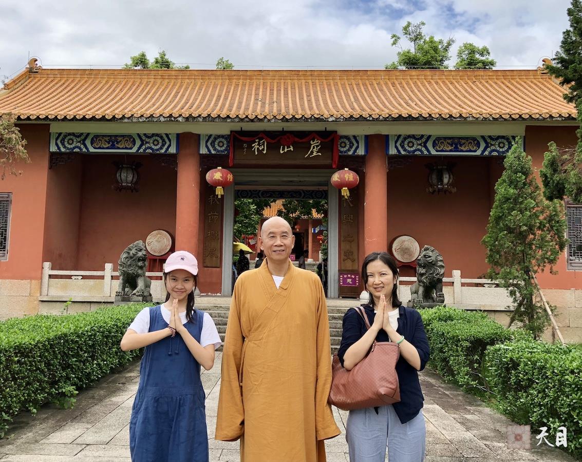 20180718圣观法师带领果贞心平大安居士参观新会崖山3