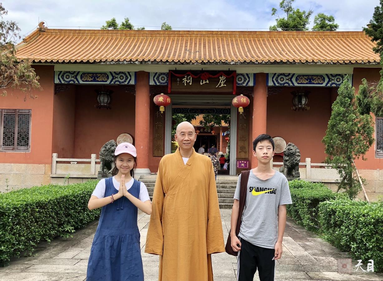 20180718圣观法师带领果贞心平大安居士参观新会崖山3