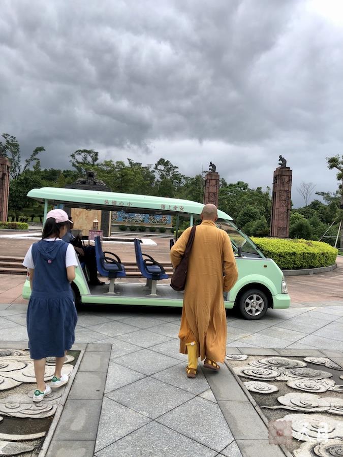 20180718圣观法师带领果贞心平大安居士参观新会崖山4