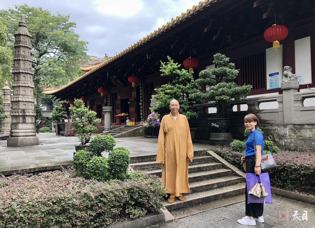 20180723圣观法师带领果实法师等弟子在广州光孝寺参学1
