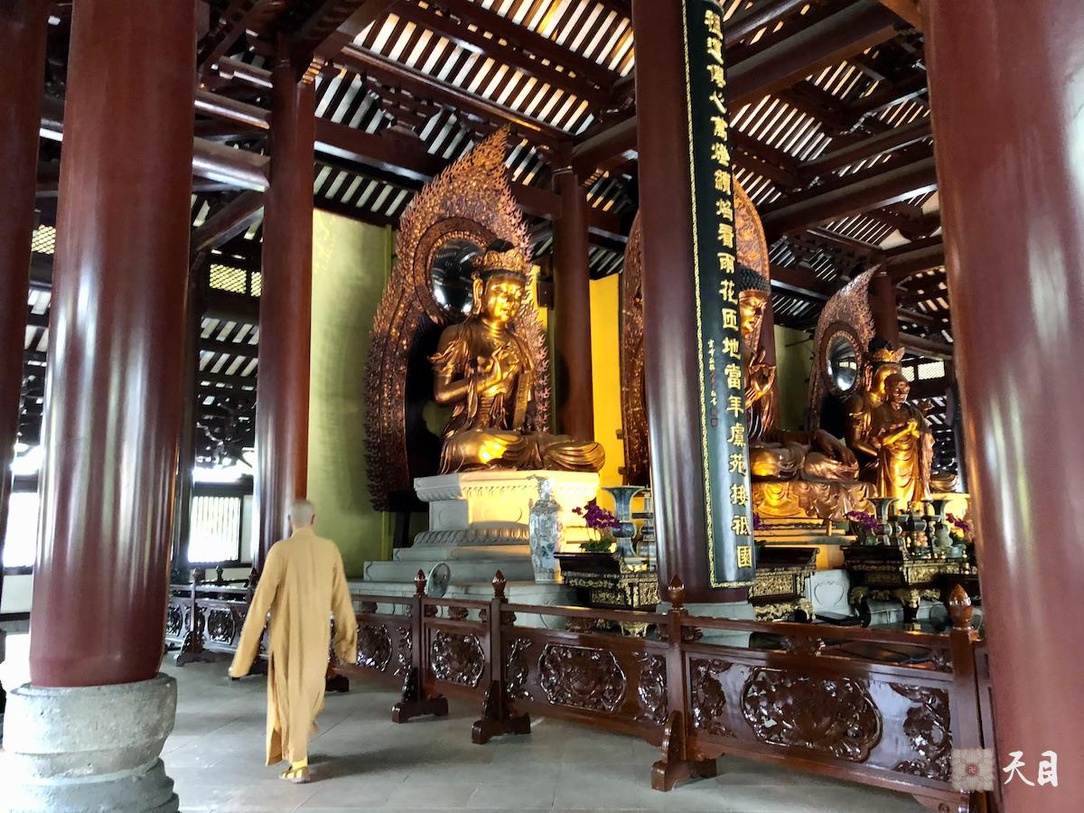 20180723圣观法师带领果实法师等弟子在广州光孝寺参学2