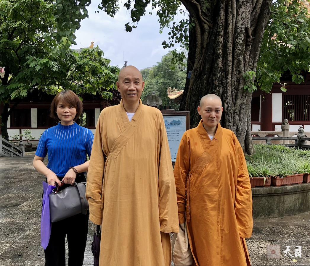 20180723圣观法师带领果实法师等弟子在广州光孝寺参学3