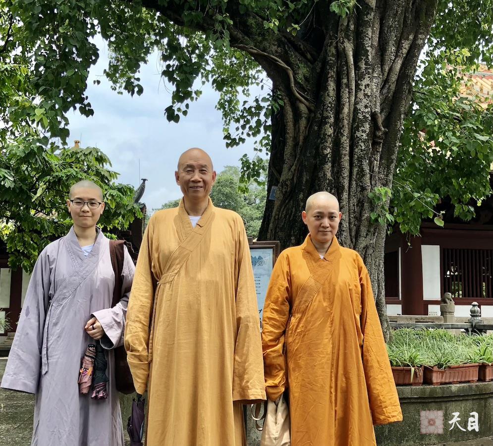 20180723圣观法师带领果实法师等弟子在广州光孝寺参学3