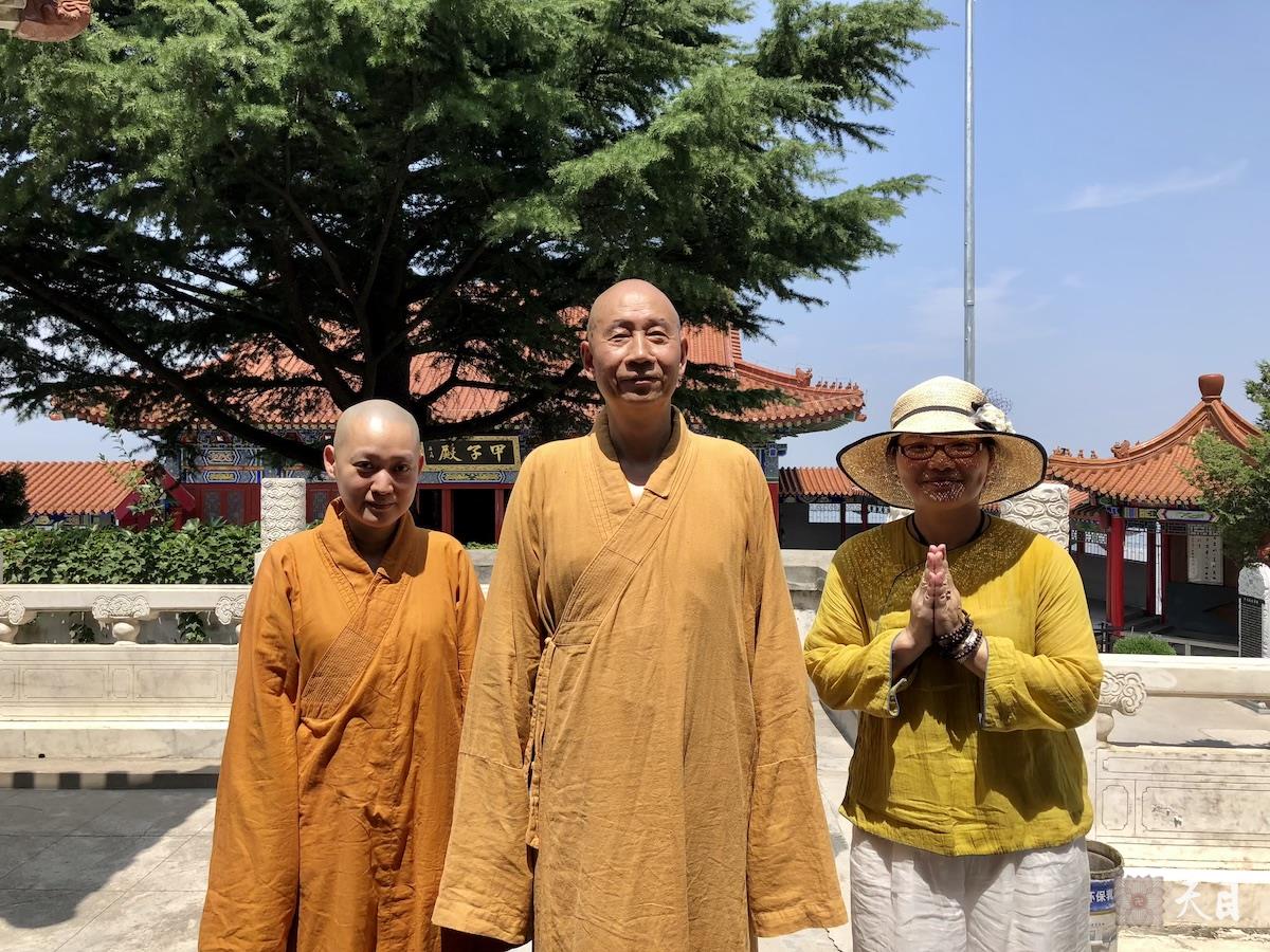 20180811果实法师领众跟随恩师圣观法师游览西安骊山在老母宫