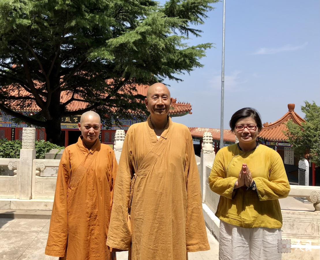 20180811果实法师领众跟随恩师圣观法师游览西安骊山在老母宫