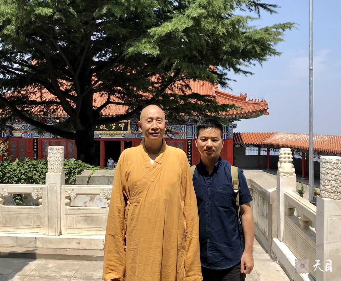 20180811圣观法师带领果实法师等弟子游览西安骊山在老母宫