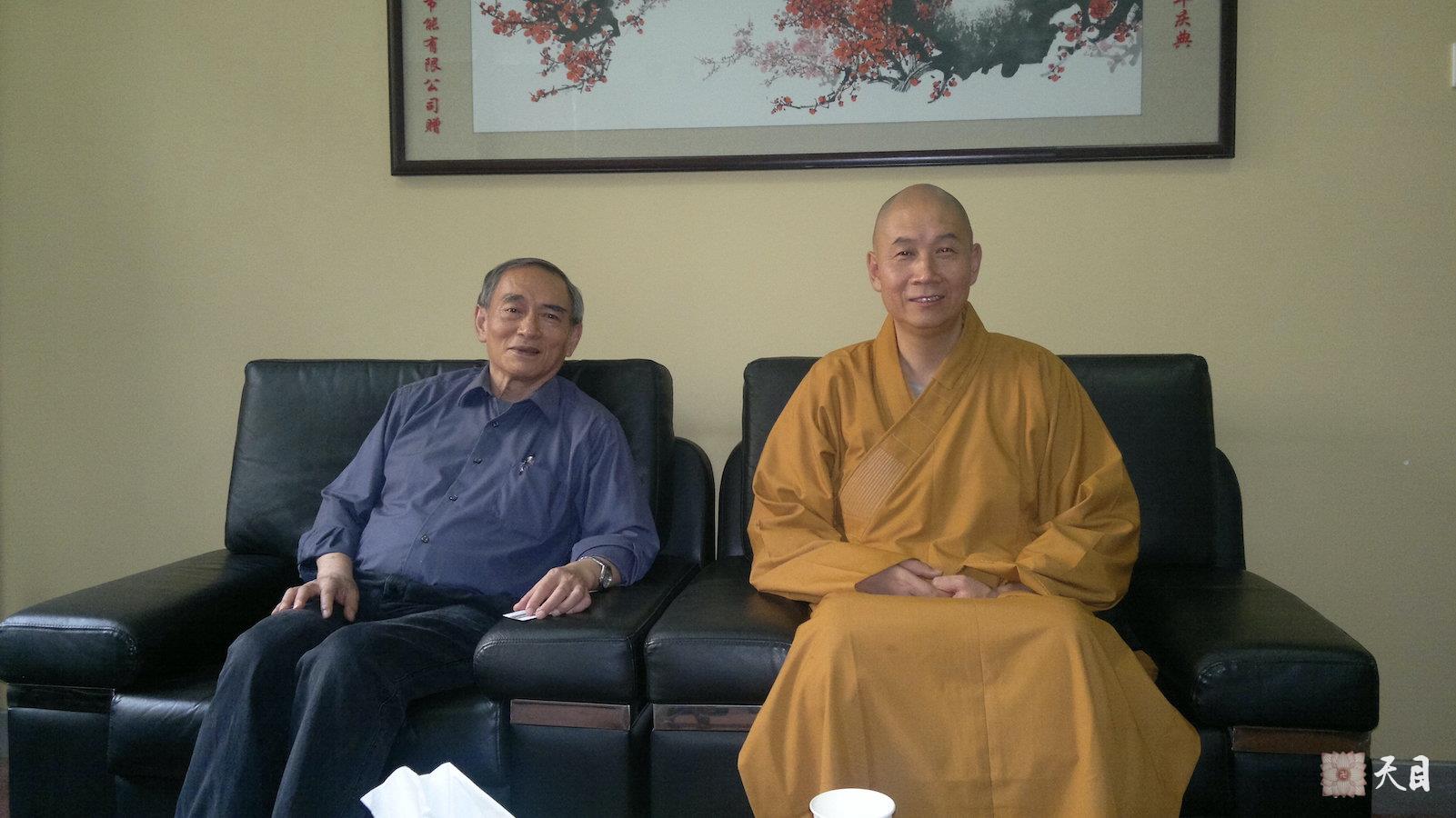 20101130圣观法师和罗征启在深圳叙旧