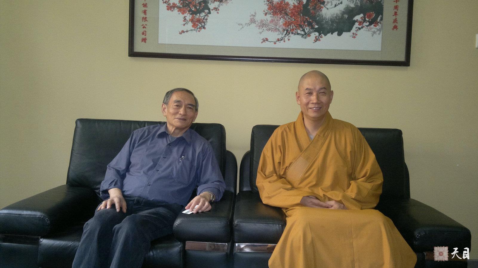 20101130圣观法师和罗征启在深圳叙旧