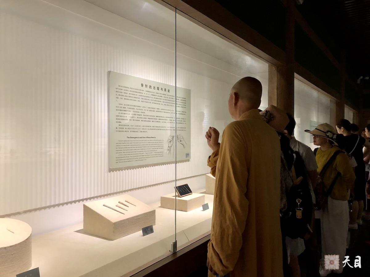 20180813圣观法师带领果实法师等弟子参观西安半坡博物馆2