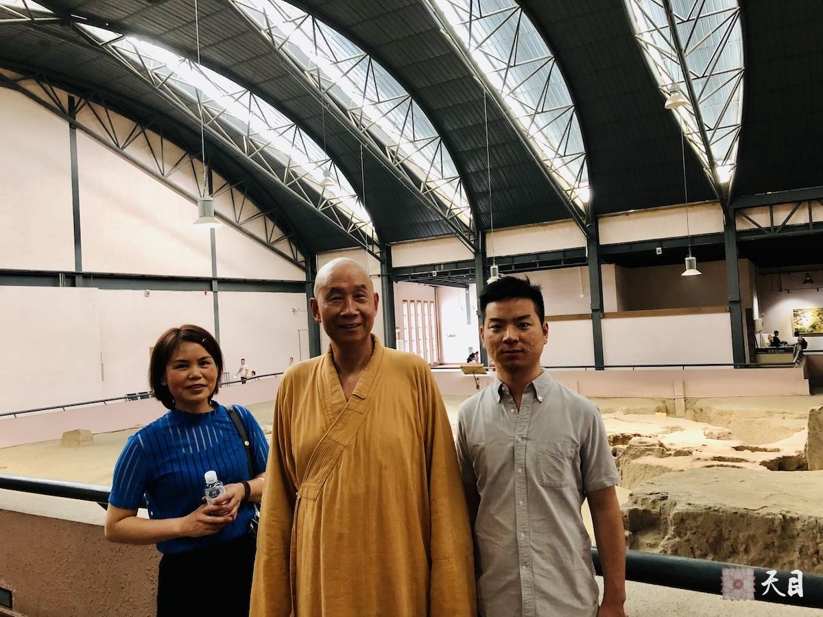 20180813圣观法师带领果实法师等弟子参观西安半坡博物馆4