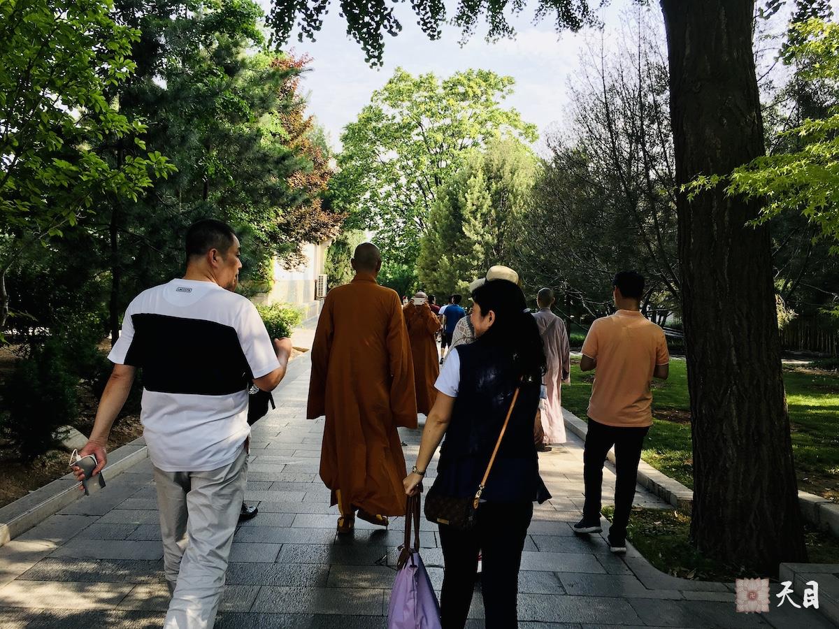 20180518圣观法师带领果实法师等弟子在西安法相宗祖庭大慈恩寺参学3