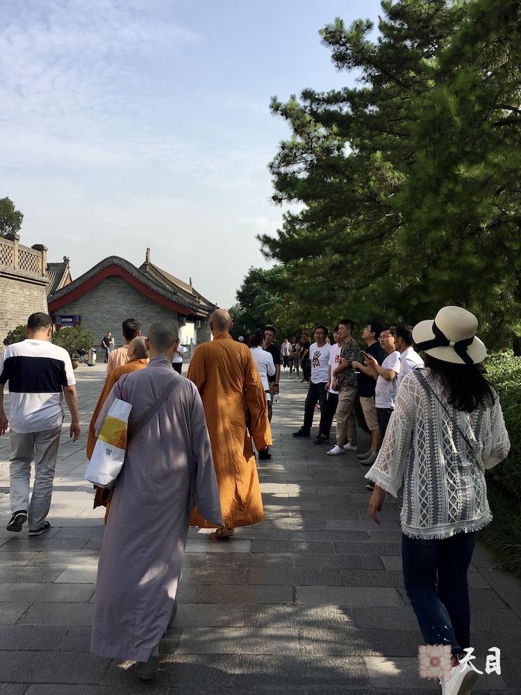 20180518圣观法师带领果实法师等弟子在西安法相宗祖庭大慈恩寺参学4