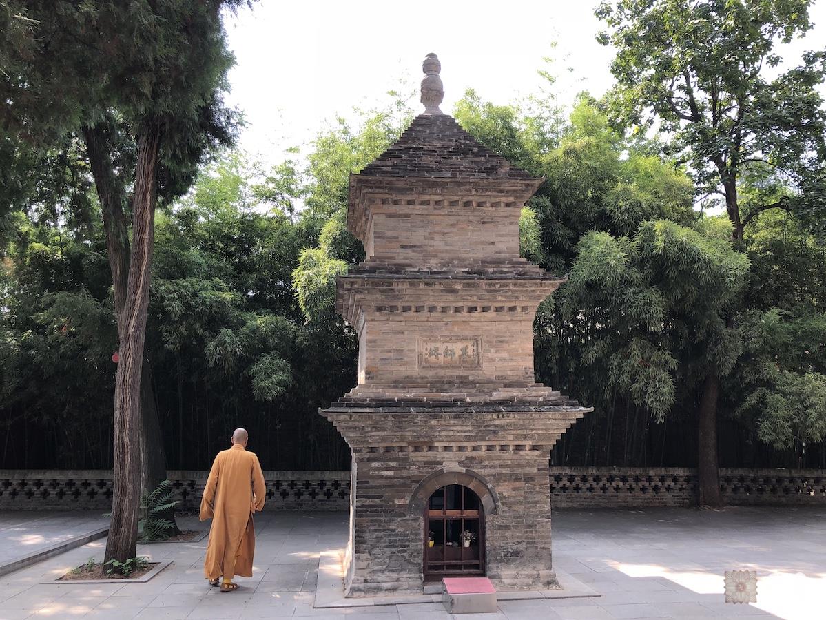 20180814圣观法师带领果实法师等弟子在西安法相宗祖庭兴教寺参学3