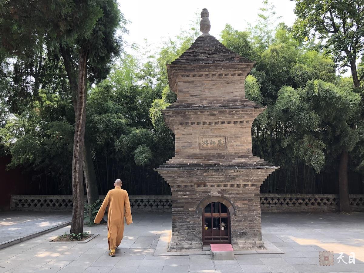 20180814圣观法师带领果实法师等弟子在西安法相宗祖庭兴教寺参学3