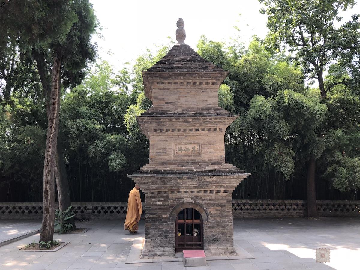 20180814圣观法师带领果实法师等弟子在西安法相宗祖庭兴教寺参学3