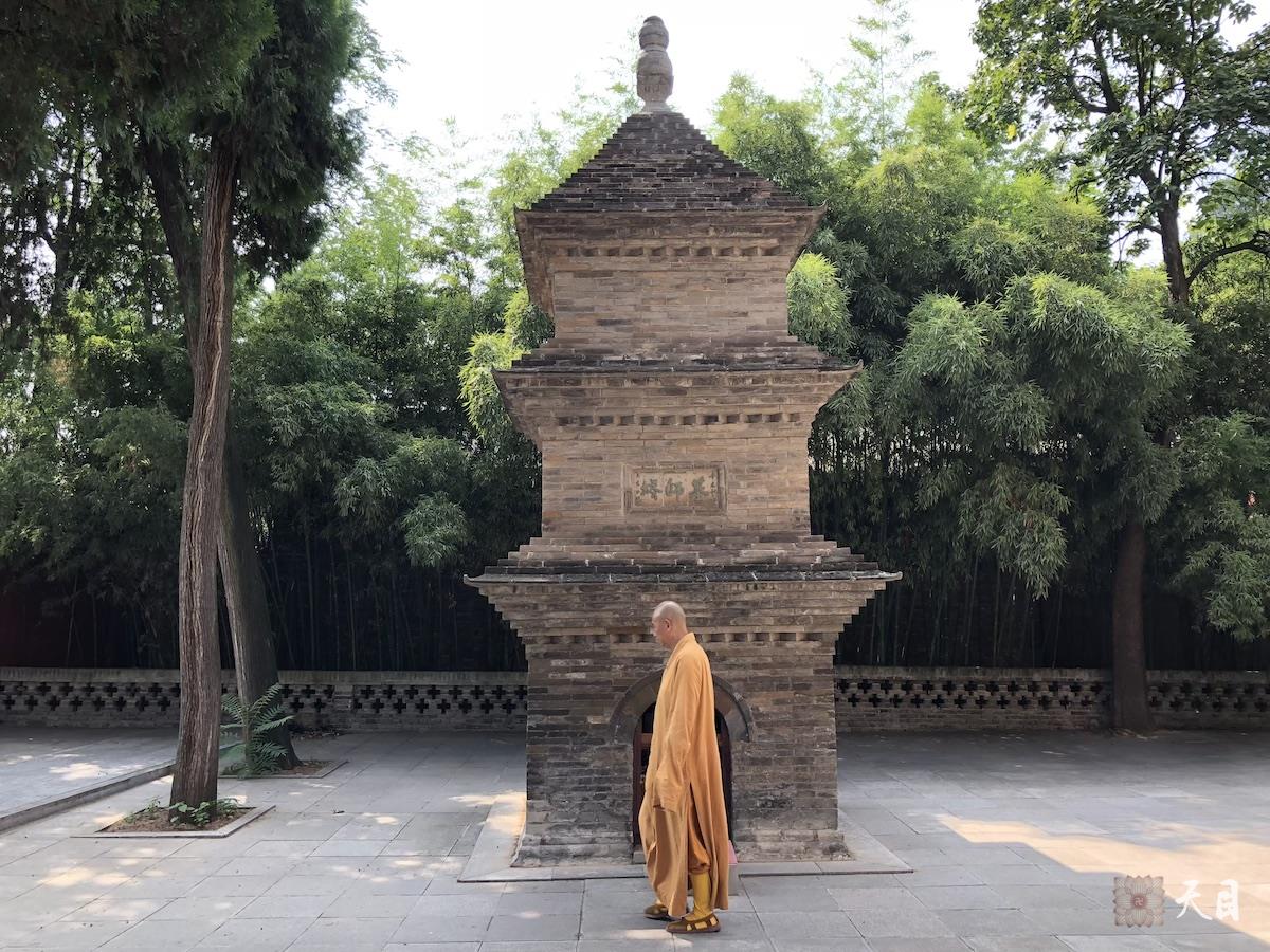 20180814圣观法师带领果实法师等弟子在西安法相宗祖庭兴教寺参学3