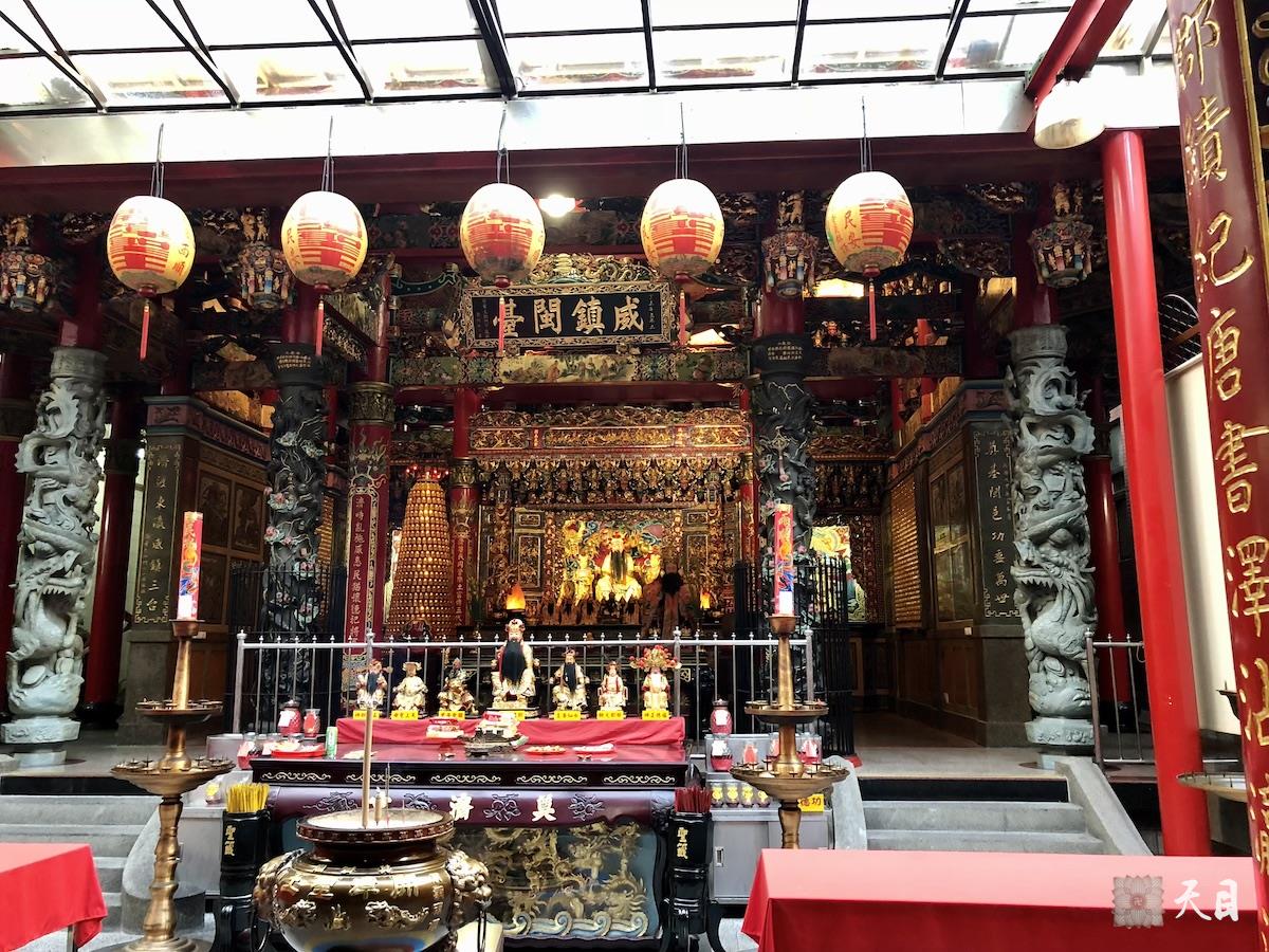 20180818果实法师在果芳居士的护持下来到基隆庙口1