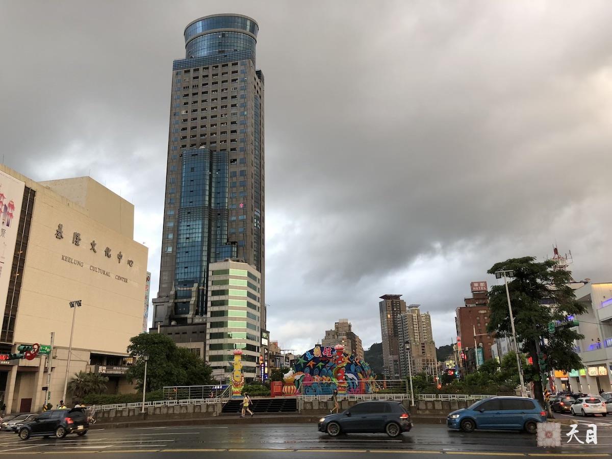 20180818果实法师在果芳居士的护持下来到基隆港4