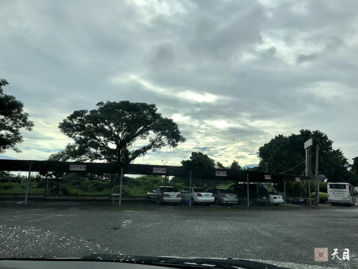 20180821果实法师在果芳居士的护持下来到常景居士的安息地台南富贵南山纪念中心凭吊2