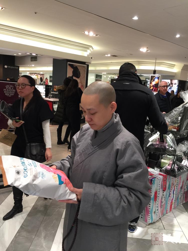 20171221果实法师在加拿大多伦多hudson's bay