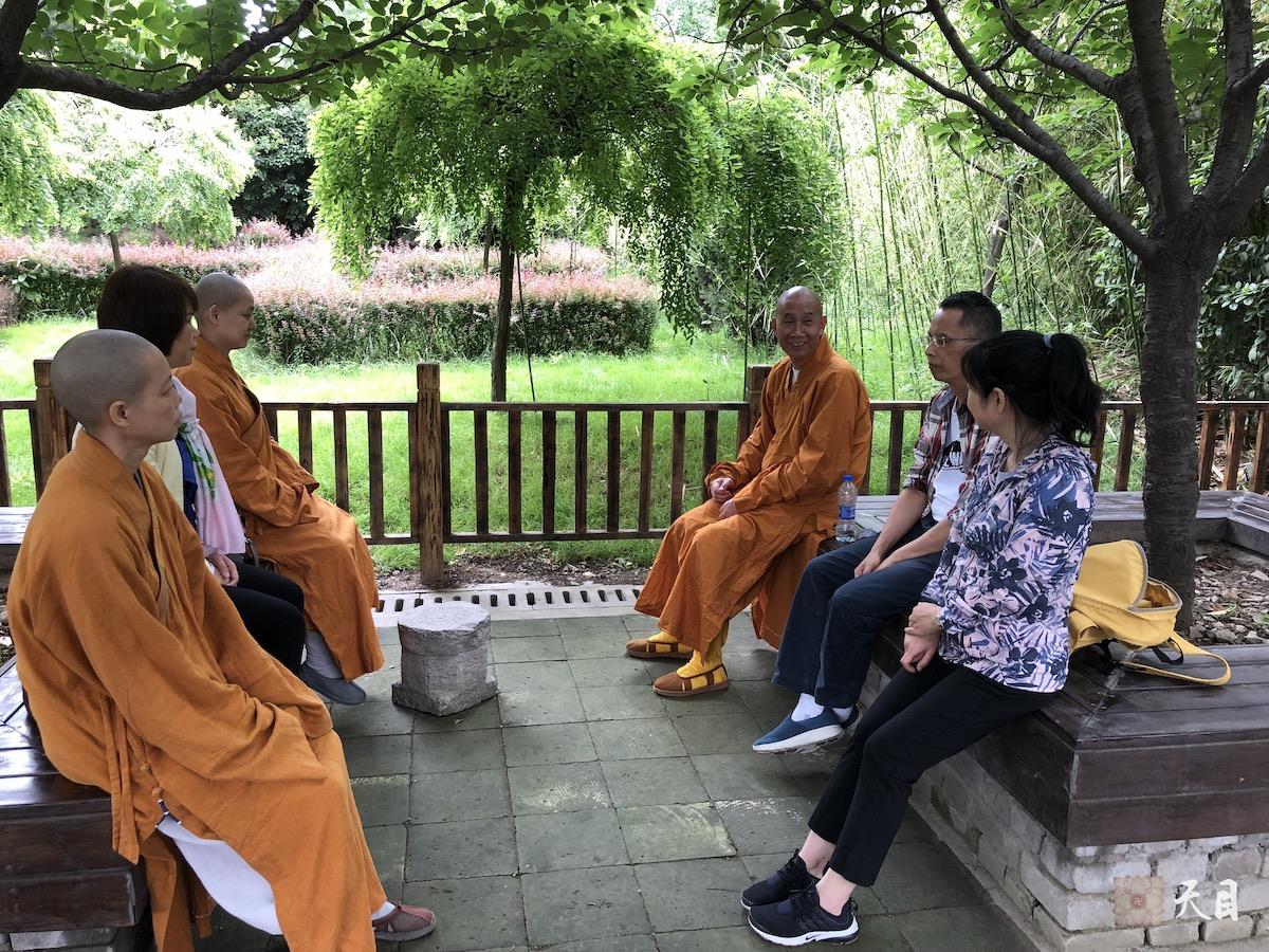 20180528圣观法师带领果实法师等弟子在西安净土宗祖庭香积寺参学1