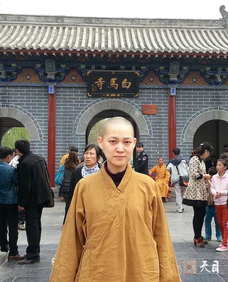 20130404果实法师带领果愿居士在洛阳白马寺参学