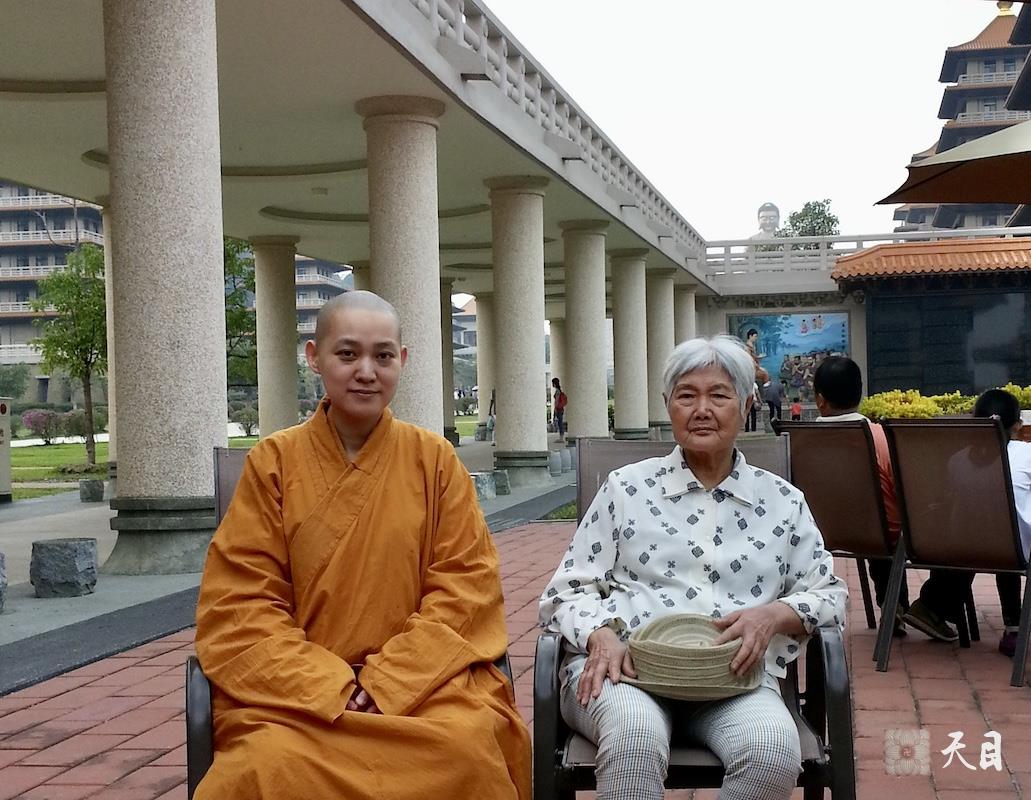 20131019果实法师和果芳居士常景居士在台湾高雄佛陀纪念馆