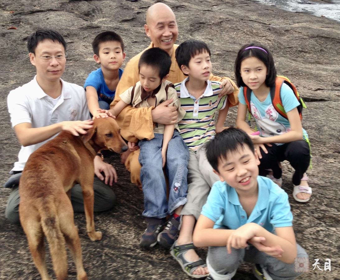20130213圣观法师应心敬果贞居士夫妇的供养同游斯里兰卡皮杜兰加拉岩石寺庙与巨石（Pidurangala Temple）和心敬心平大安大智大慧等信众合影