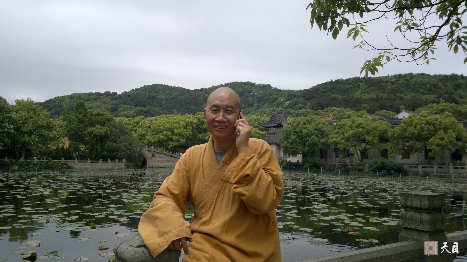 20110524圣观法师带领果实法师等弟子在浙江舟山普陀山参学3