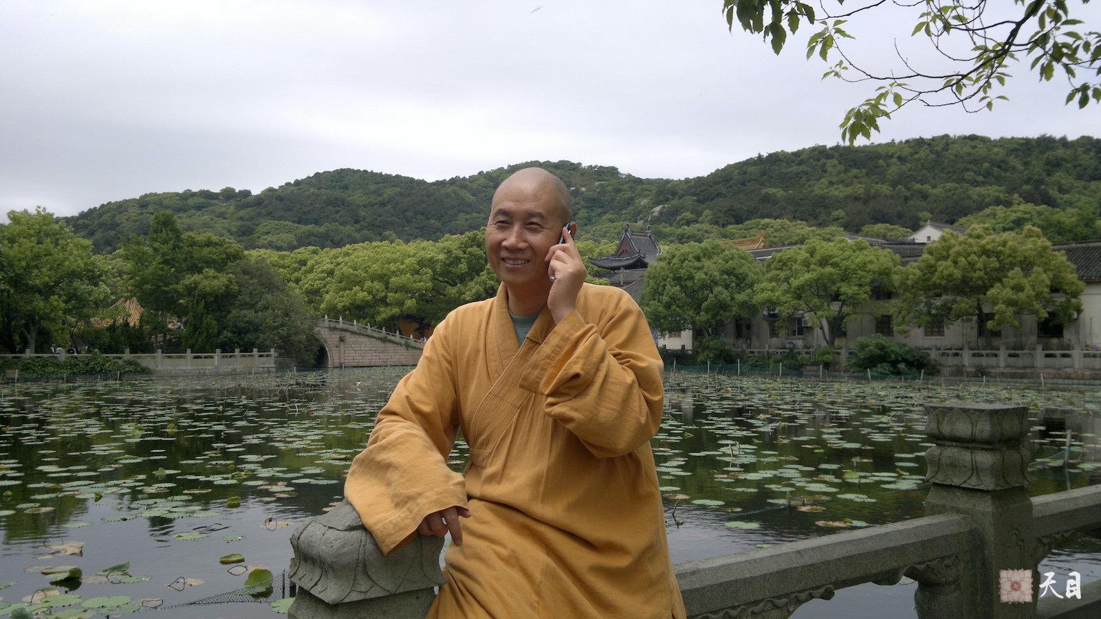 20110524圣观法师带领果实法师等弟子在浙江舟山普陀山参学3