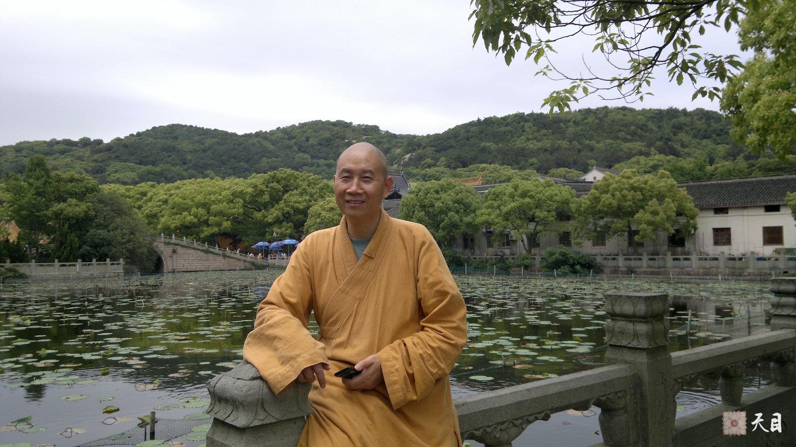 20110524圣观法师带领果实法师等弟子在浙江舟山普陀山参学3