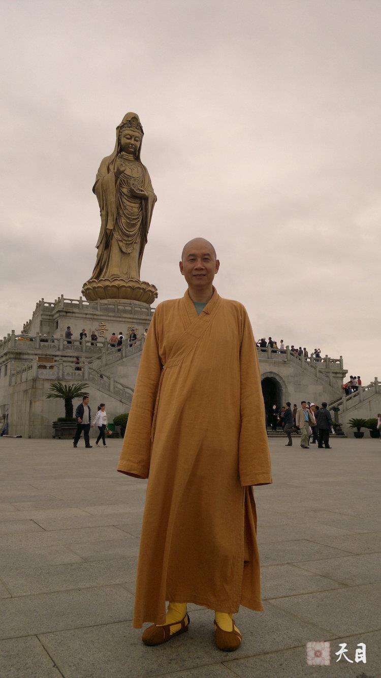 20110524圣观法师带领果实法师等弟子在浙江舟山普陀山参学1