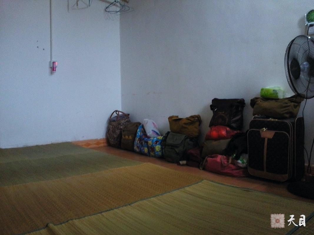 20100915-1014果实法师仰仗恩师圣观法师在江西云居山瑶田寺宽敬和尚尼座下圆具2