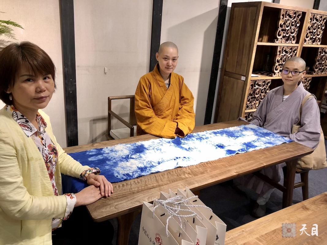 20180622果实法师领众跟随恩师圣观法师参加西安佛教文化博览会2