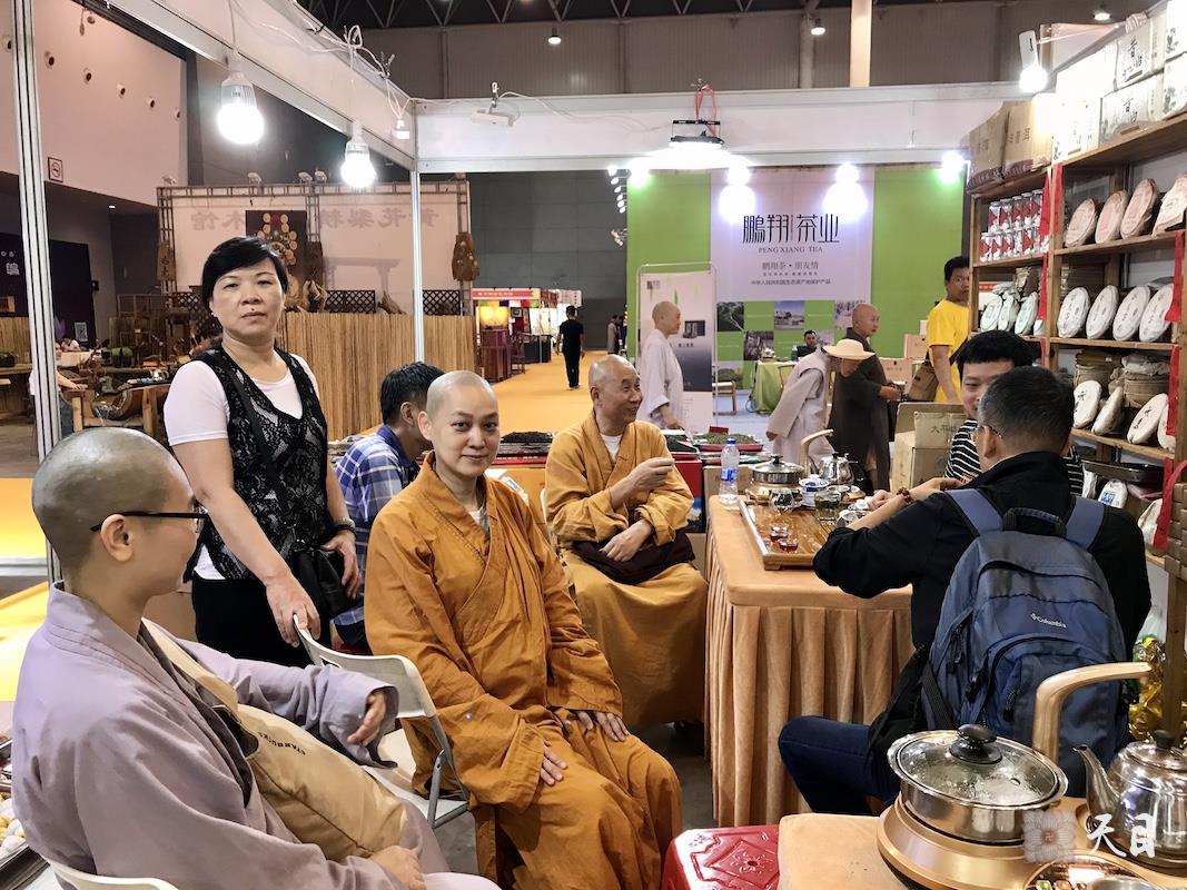 20180623圣观法师带领果实法师等弟子参加西安佛教文化博览会2