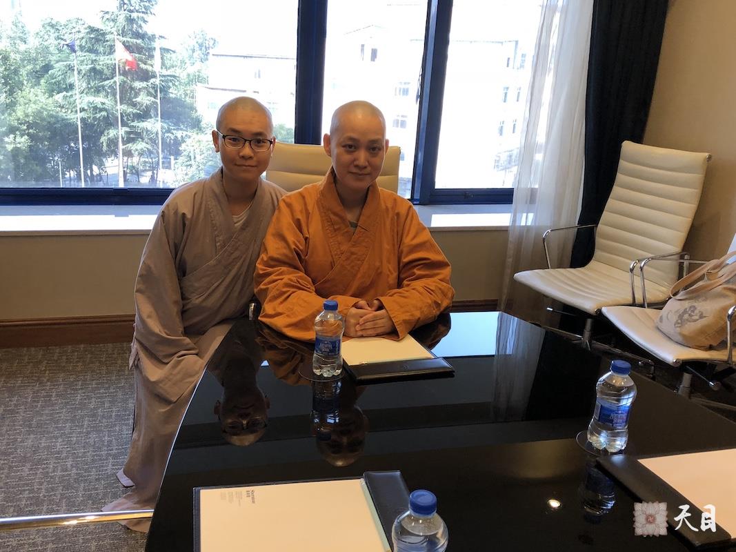 20180622果实法师领众跟随恩师圣观法师参加西安佛教文化博览会后回到西安喜来登