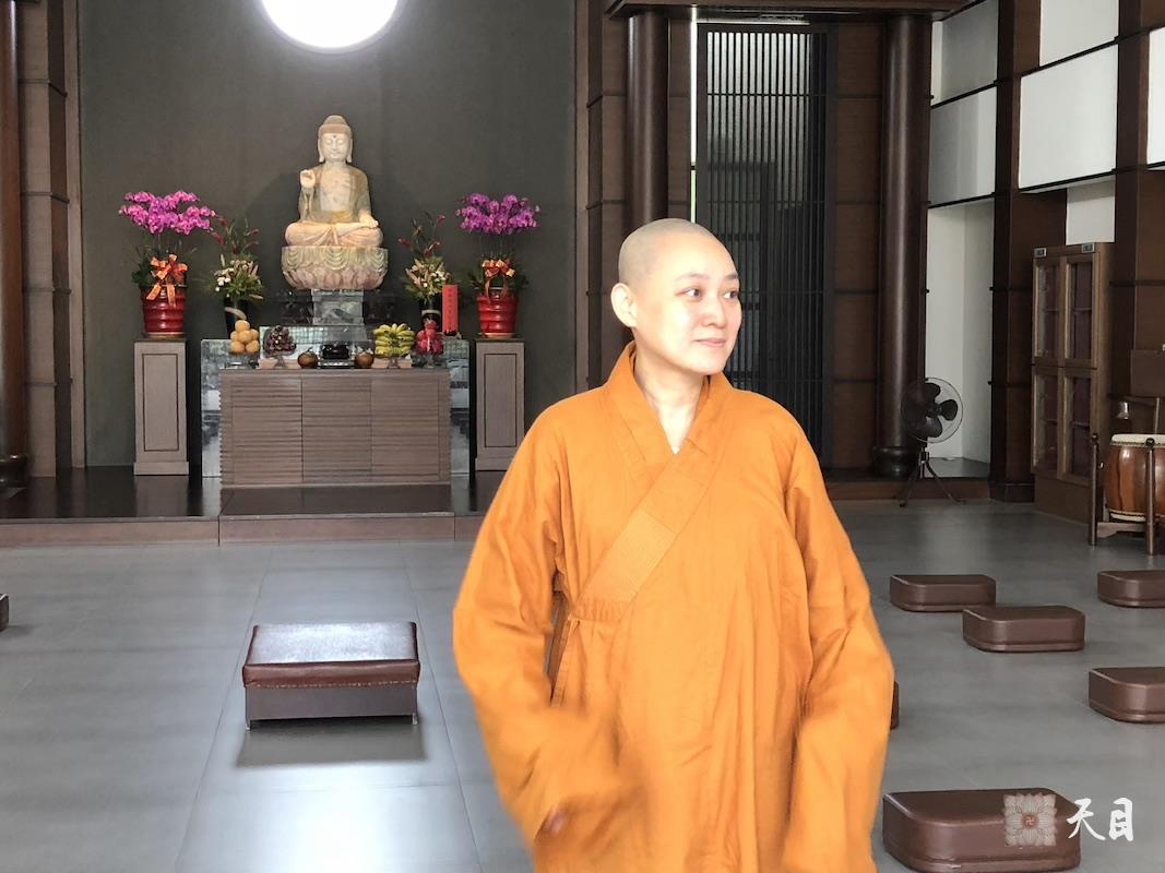 20180825果实法师在台湾佛教弘誓学院向昭慧法师告假临行前到大殿礼佛遥想感恩——20141012昭慧法师统理的佛教弘誓学院全体比丘尼在性广法师主持下给恩师圣观法师举行祈福法会金柯菩萨引领果芳居士参加
