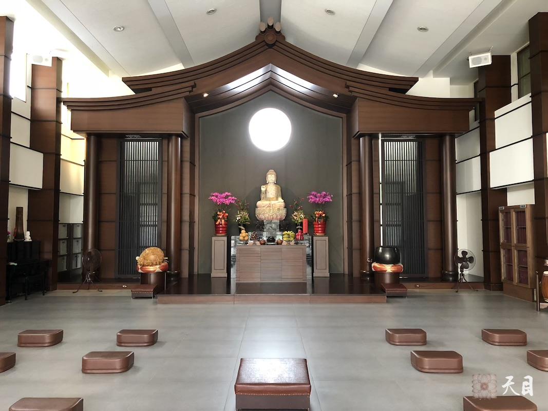 20180825果实法师在台湾佛教弘誓学院向昭慧法师告假临行前到大殿礼佛遥想感恩——20141012昭慧法师统理的佛教弘誓学院全体比丘尼在性广法师主持下给恩师圣观法师举行祈福法会金柯菩萨引领果芳居士参加