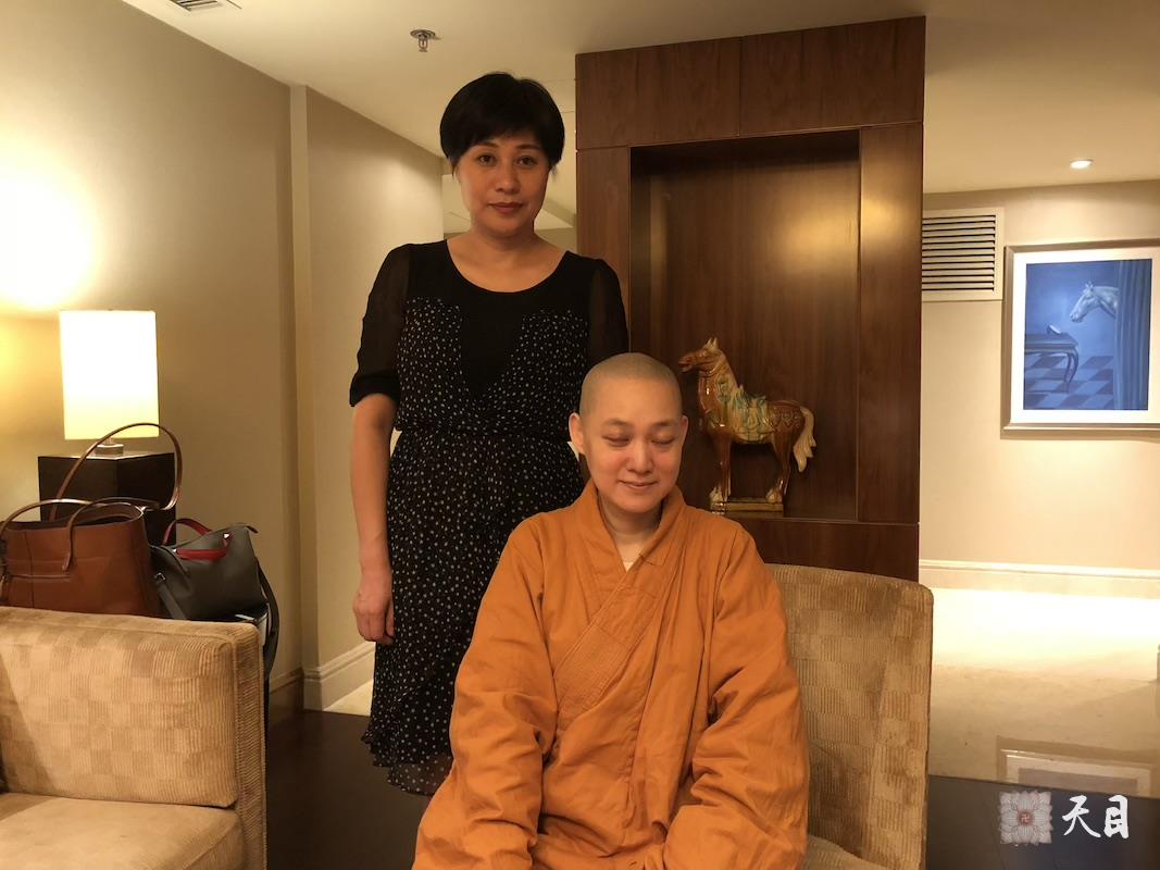 20180903果实法师领众在西安喜来登礼请恩师圣观法师开示2