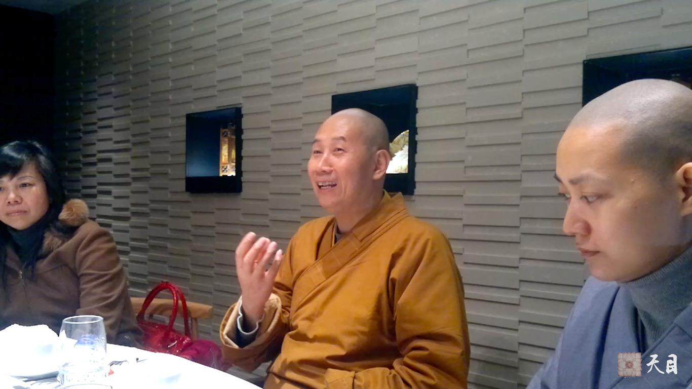 20110112圣观法师应果实法师的礼请在广州素成斋素食馆应常无居士的供养加持果实法师的生日宴2