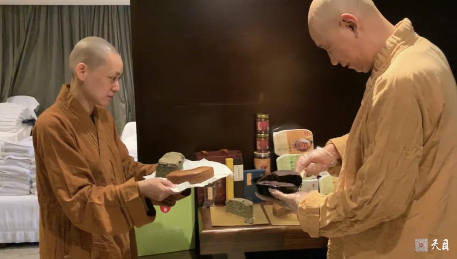 20201229果实法师在广州粤海喜来登给恩师圣观法师祝寿2