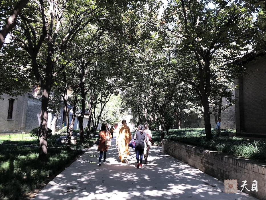 20181001圣观法师尚在陕西省人民医院高干病房住院慈悲带领果实法师等弟子在西安密宗祖庭大兴善寺参学8