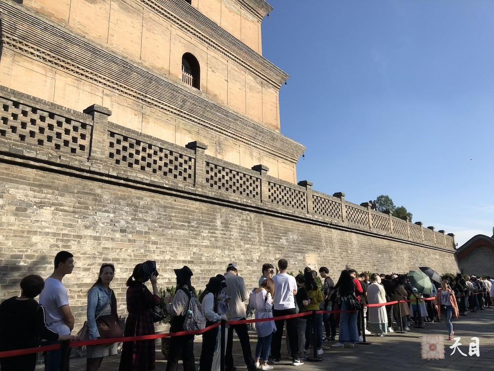 20181001圣观法师尚在陕西省人民医院高干病房住院慈悲带领果实法师等弟子在西安法相宗祖庭大慈恩寺参学1