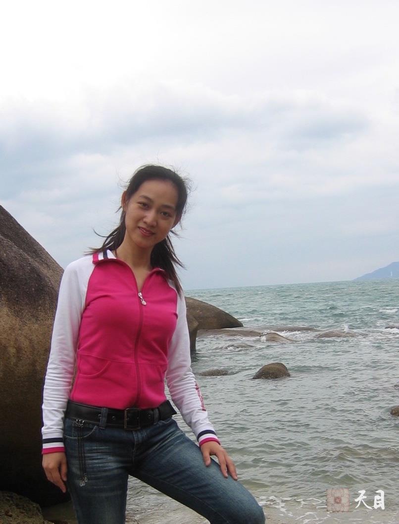 20050313邹宜均（出家前的果实法师）在父亲鼓励下勉强参加公司组织的海南三亚旅游