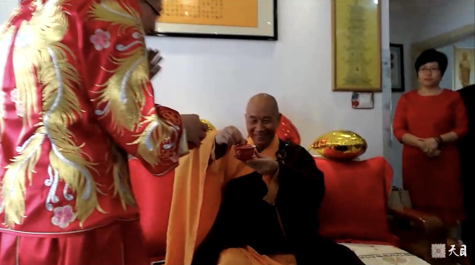 20181004圣观法师应常心法师的俗家女儿张译文居士的礼请在青岛李四光故居出席张译文居士&于文虔居士的西式素宴婚礼3