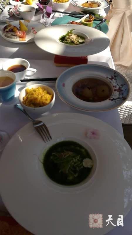 20181004圣观法师应常心法师的俗家女儿张译文居士的礼请在青岛李四光故居出席张译文居士&于文虔居士的西式素宴婚礼8