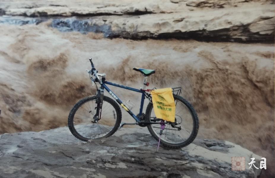 20181004圣观法师应常心法师的俗家女儿张译文居士的礼请在青岛李四光故居出席张译文居士&于文虔居士的西式素宴婚礼9