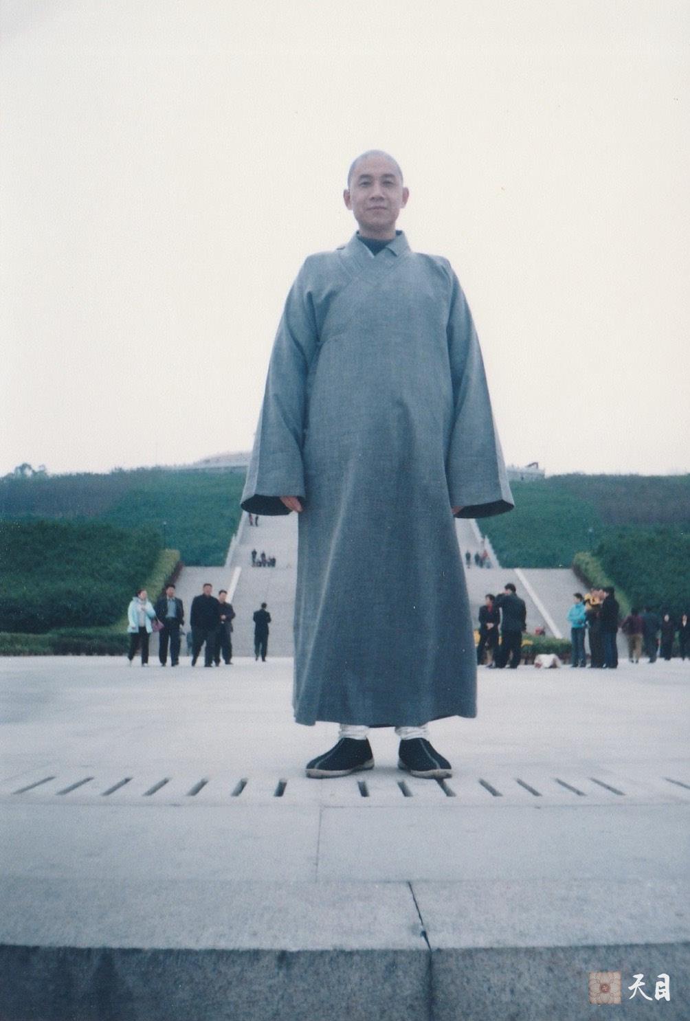 2003年圣观法师在广东南海佛山游西樵山和丹灶康有为故居